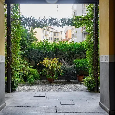 Cesariano, 11 - In Vibrant Via Cesariano Lejlighed